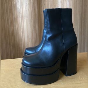 Steve Madden Cobra Boots